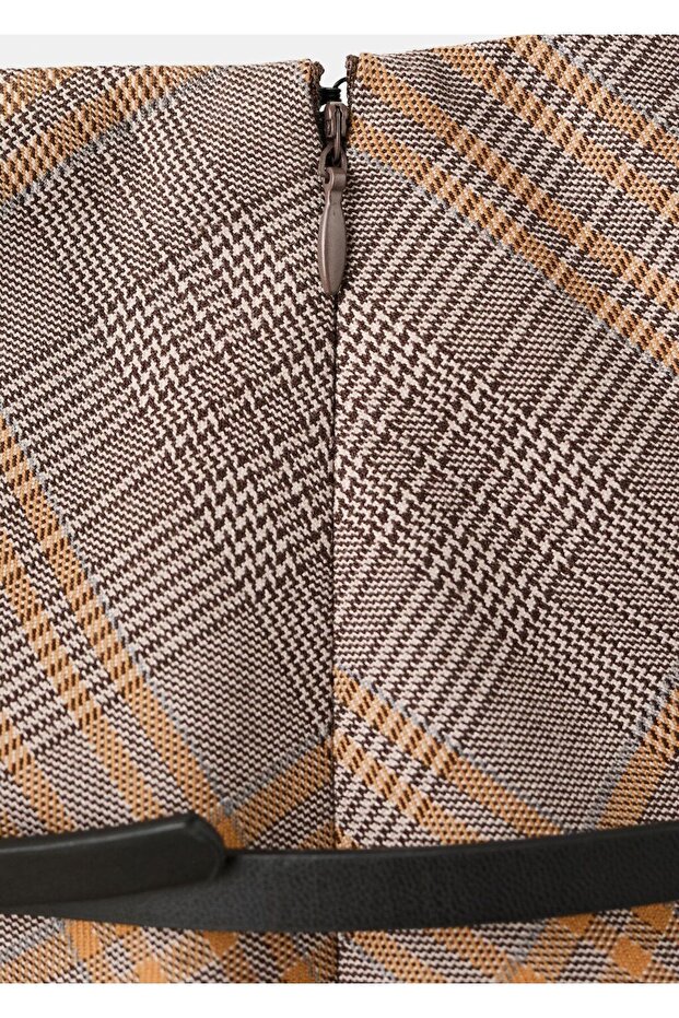 Kemerli kareli etek - 5