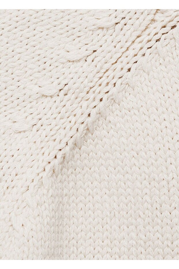 Pullover mit Strickdetail - 5