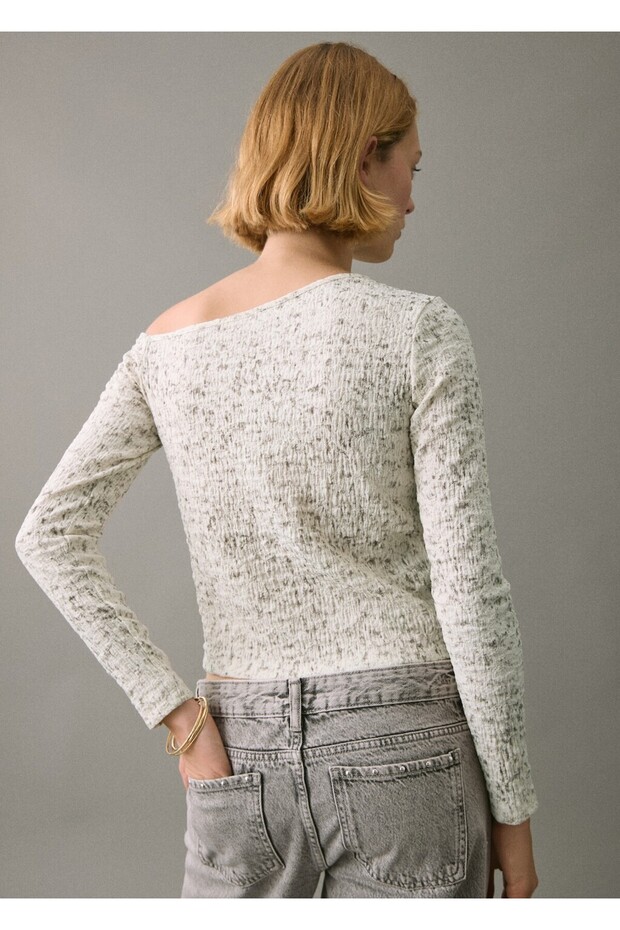 Asimetrik yaka kırçıllı tişört - 3