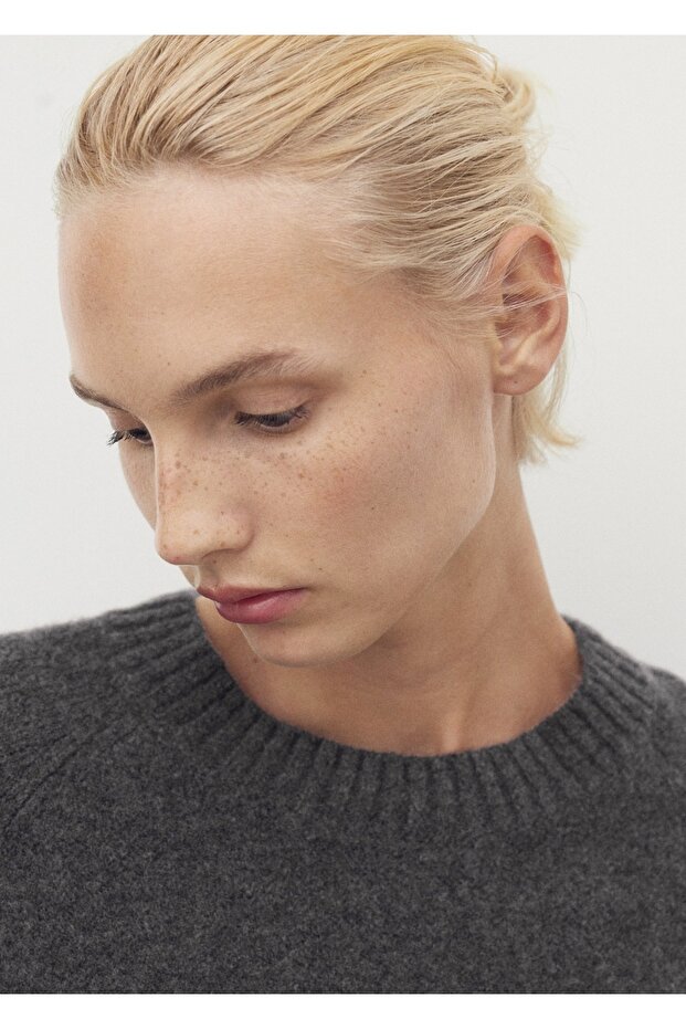 Yuvarlak yaka triko kazak - 1