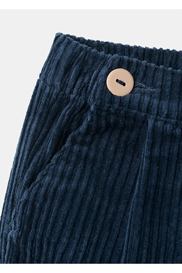 Düğmeli kadife şort - 4