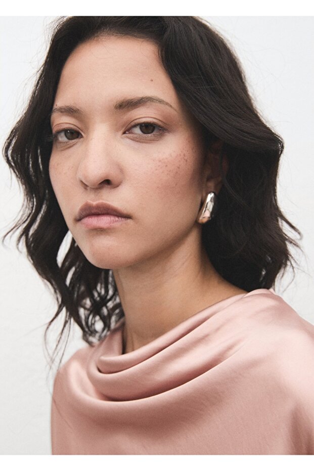 Drape yakalı saten bluz - 6