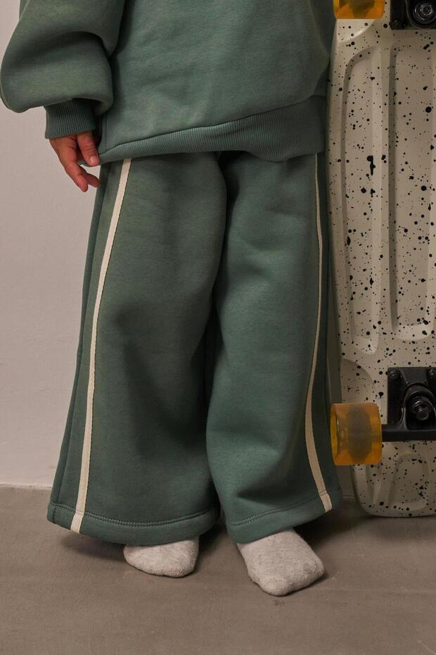 Nefti Wide Leg Sweatpants