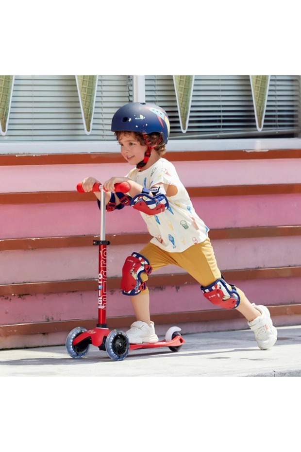 سكوتر - ميني ديلوكس بعجلات LED | مقود قابل للتعديل | 3 عجلات | أقصى حمولة 50 كجم | سكوتر - 6