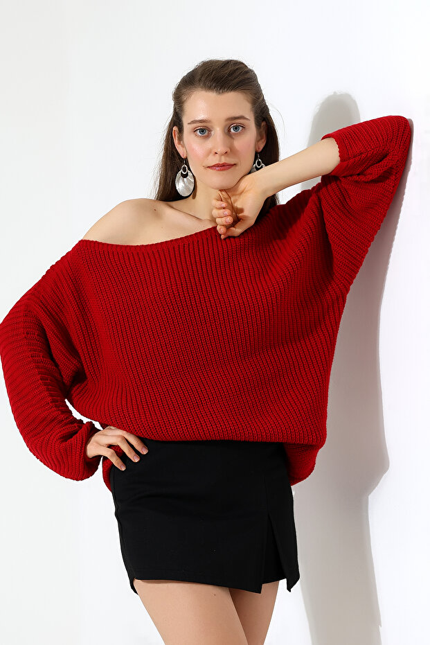 Women's Red Oversized Casual Comfortable Fit Boat Neck Knitwear Sweater