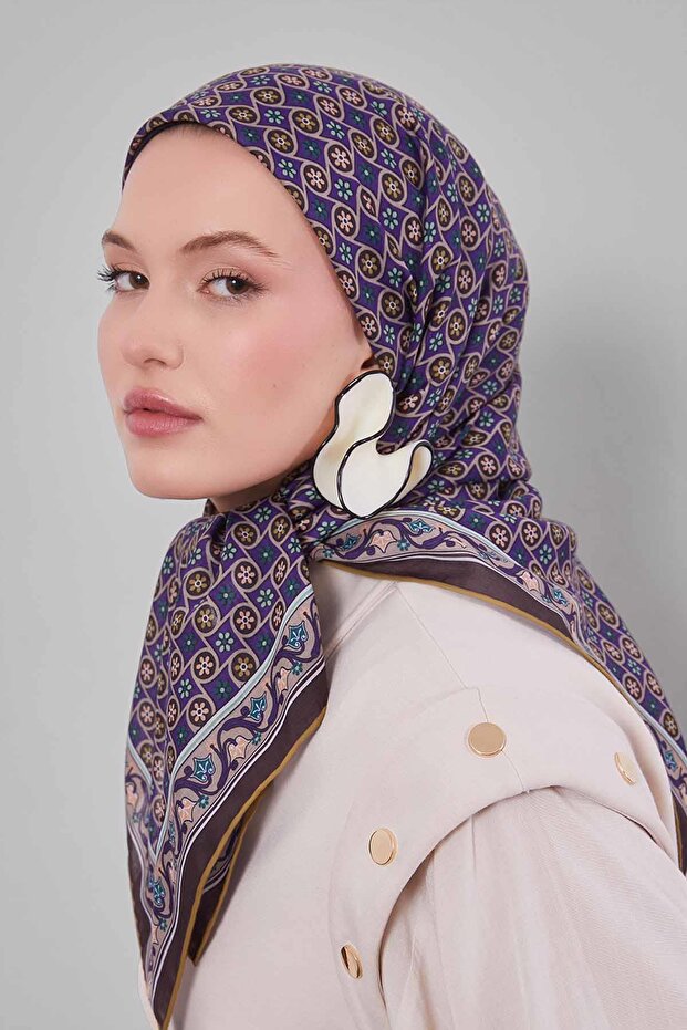 وشاح من القطن الحريري بنمط زهرة القهوة