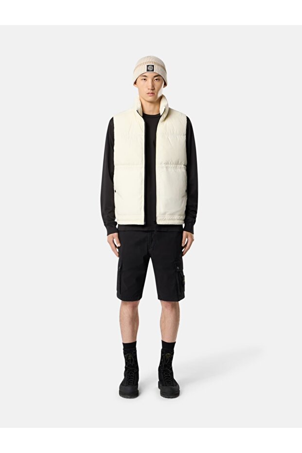 Fermuarlı cepleri olan Bermuda şort. - 2