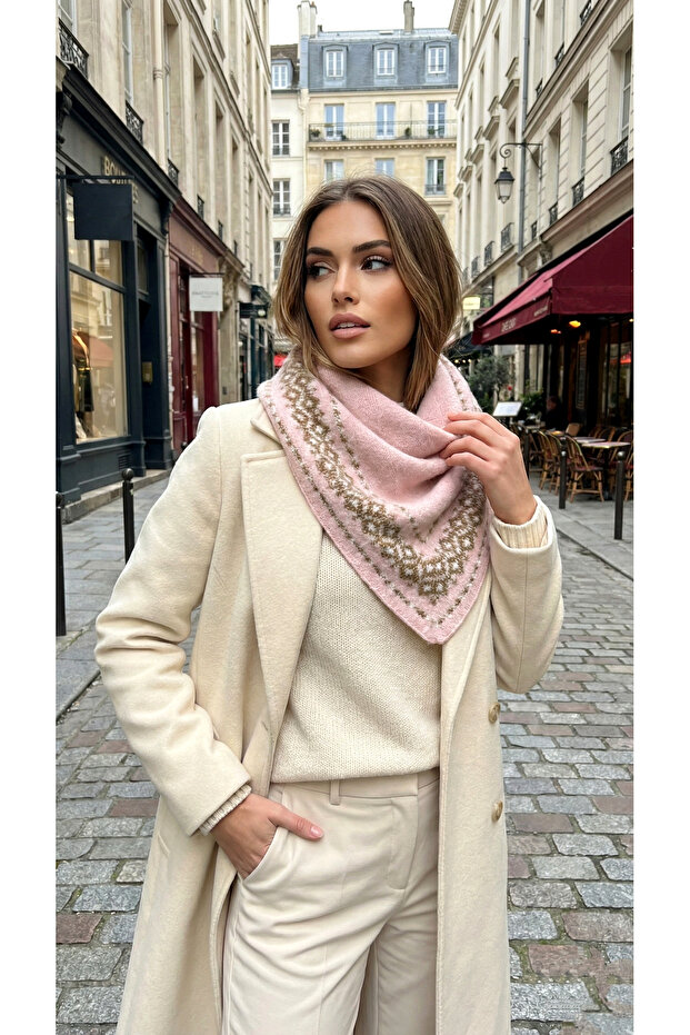 Triangle Healy Scarf - 2