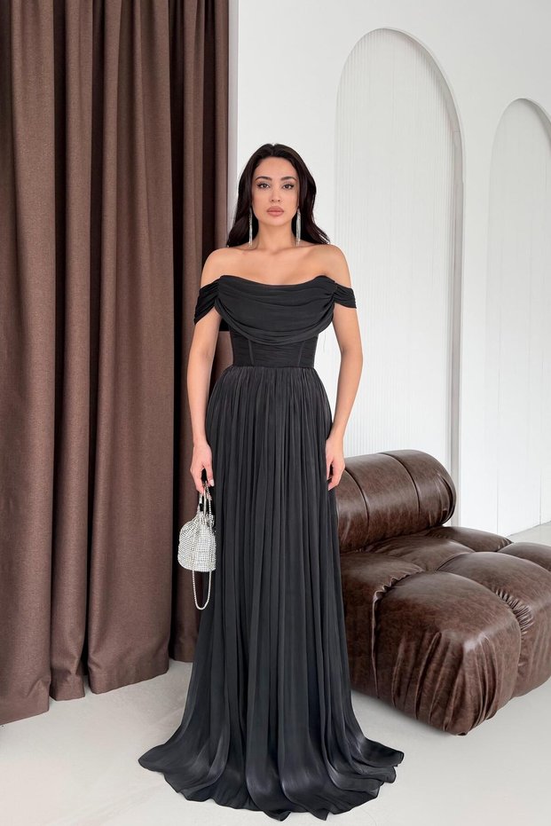 Black Boat Neck Pleated Evening Dress
