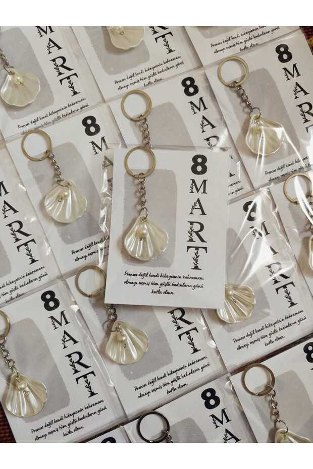 8 March Women's Day Gift Card Oyster Keychain 10 Pieces