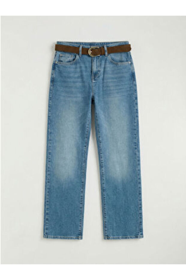Artı-Store Wideleg Fit; Fits at the Waist and Hips, Then Widens to the Leg.