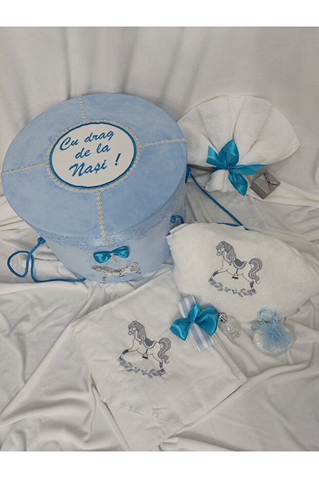 Boy's baptismal kit, carousel theme - 1