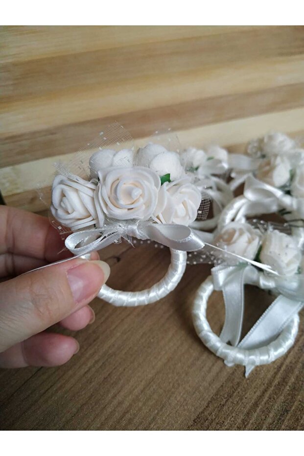 حلقة مناديل بيضاء للتقديم على الطاولة - 4