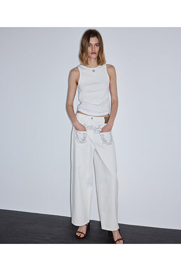 Monogram aksesuarlı tişört - 6