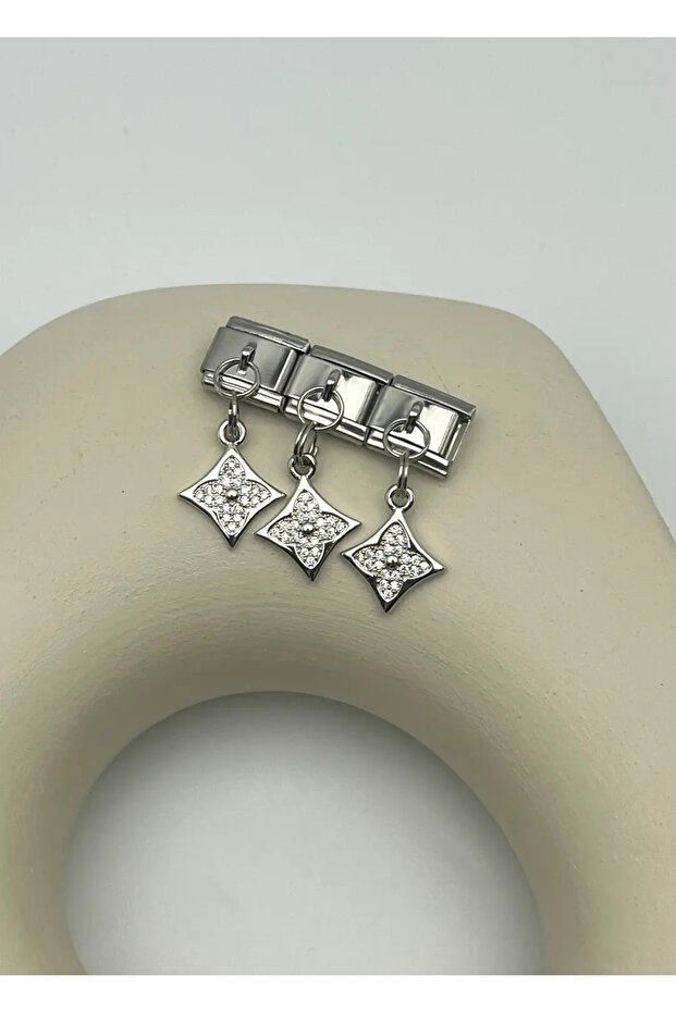 Steel silver dangling nomi charm - 25crm99