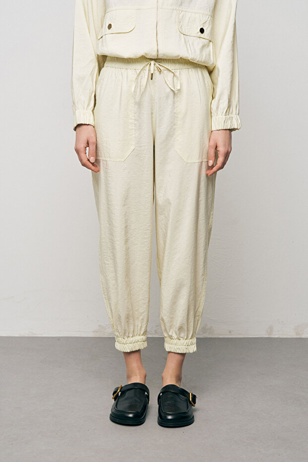 Women's Comfortable Elastic Waist Modern Cut Trousers