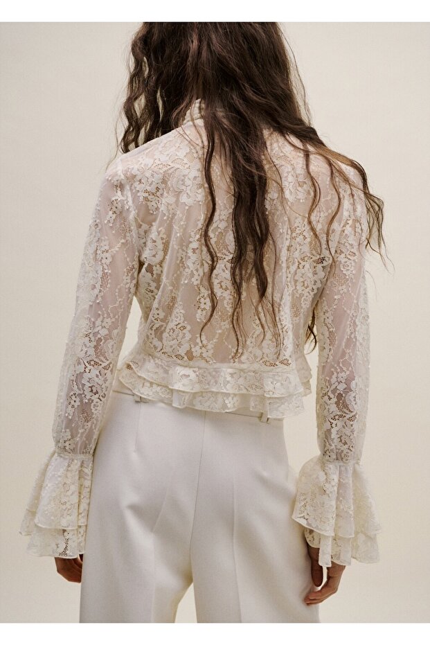 Fırfırlı işlemeli bluz - 4