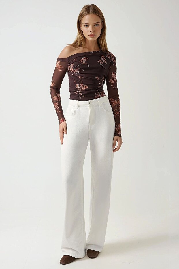 بلوزة تول مبطنة برقبة غير متماثلة - 6