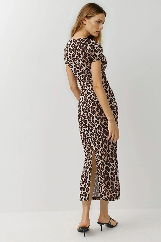 فستان ماكسي بتفاصيل فتحة مزخرفة - 4