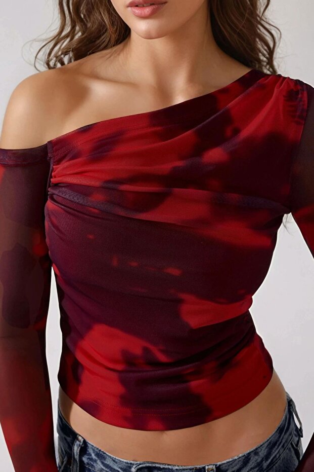 بلوزة تول مبطنة برقبة غير متماثلة - 2