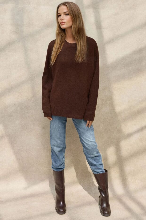 Comfortable Crew Neck Sweater - 4