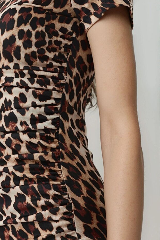 فستان ماكسي بتفاصيل فتحة مزخرفة - 3