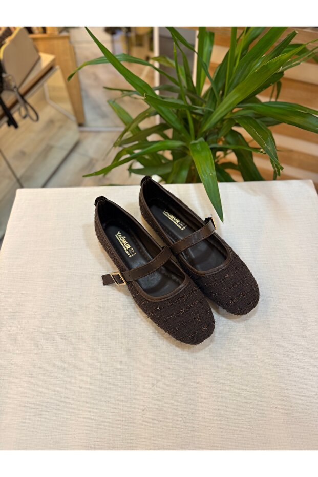 Women's flat shoes