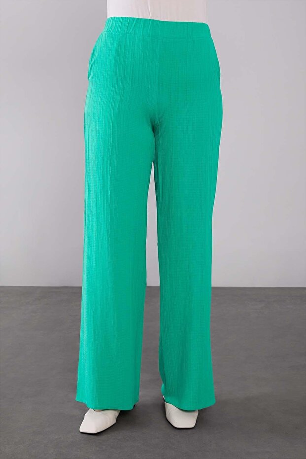 طقم مكون من قطعتين بتفاصيل كشكشة خضراء نصف مزركشة - 5