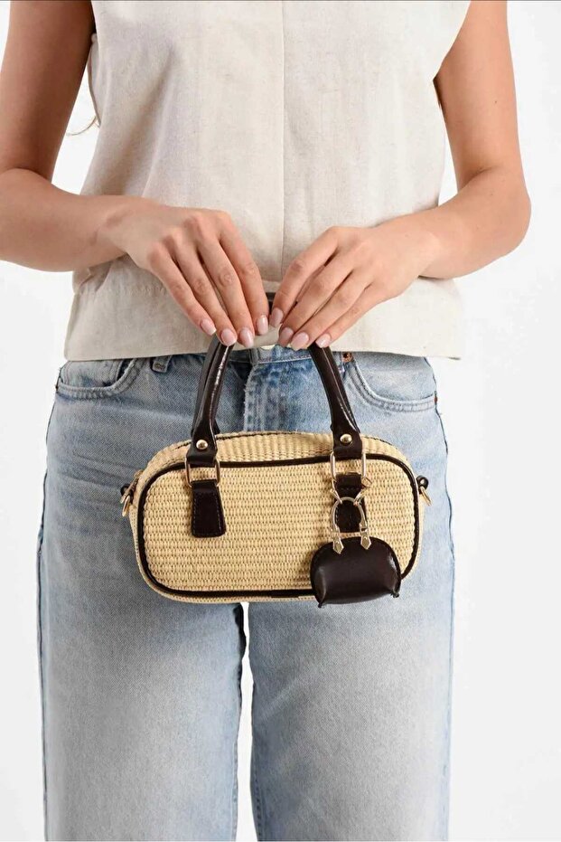 Women's Straw Hand and Shoulder Bag Brown