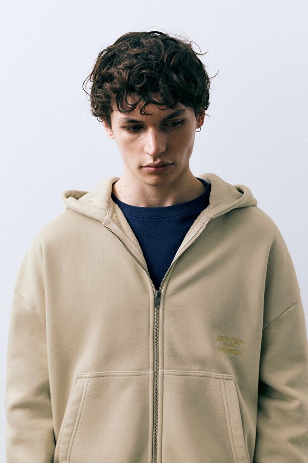 Kapüşonlu fermuarlı güneş sweatshirt - 6