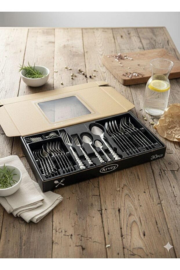 Boxed 30 Piece 6 Person Cutlery Set Heart Model