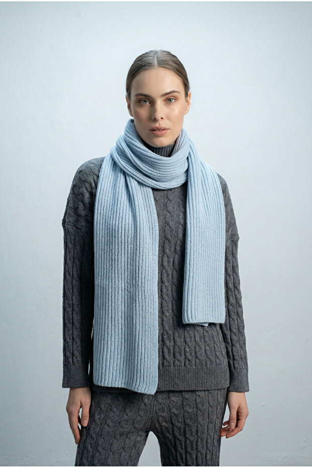 Women's Knitted Scarf - Baby Blue