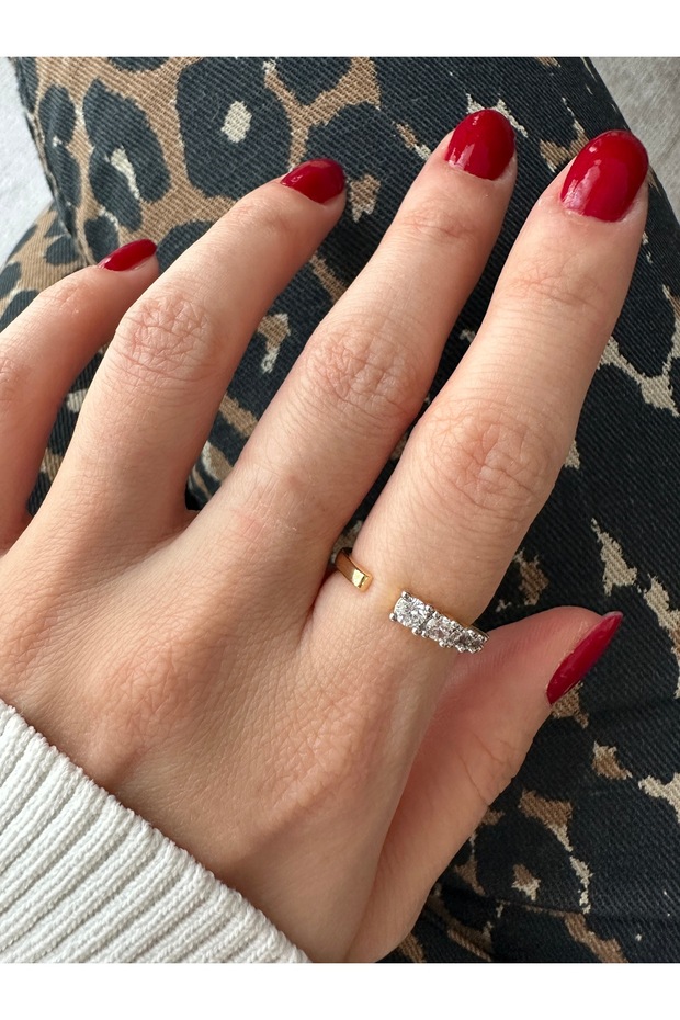 Adjustable Row Solitaire Ring - 4