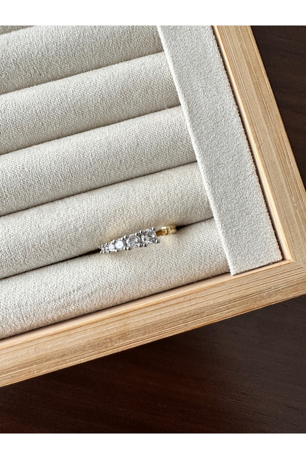 Adjustable Row Solitaire Ring - 2