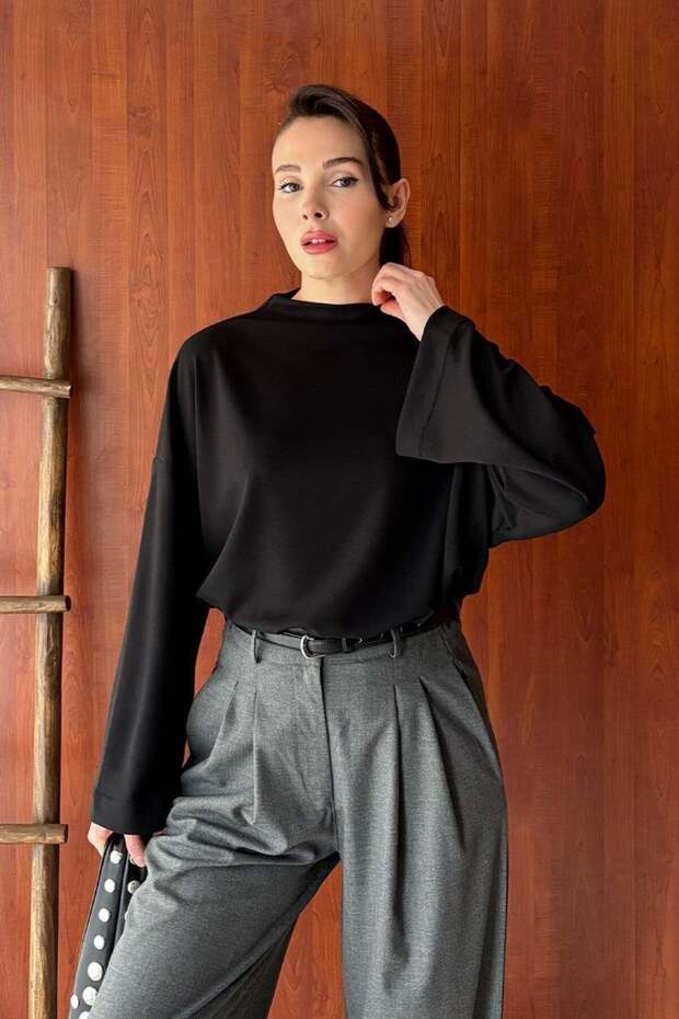 Siyah Dik Yaka Bluz - 3