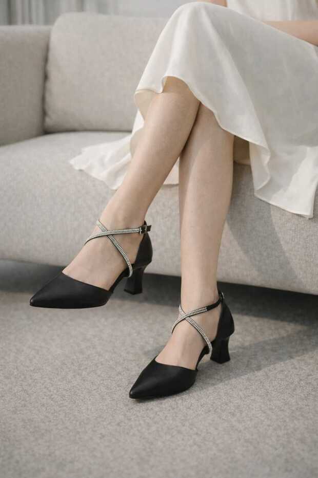 Women's New Classic Evening Dress Shoes with Stones, Black Leather