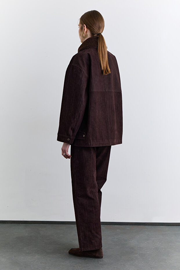 سترة طبيعية بفرو على الحواف باللون البني - 8