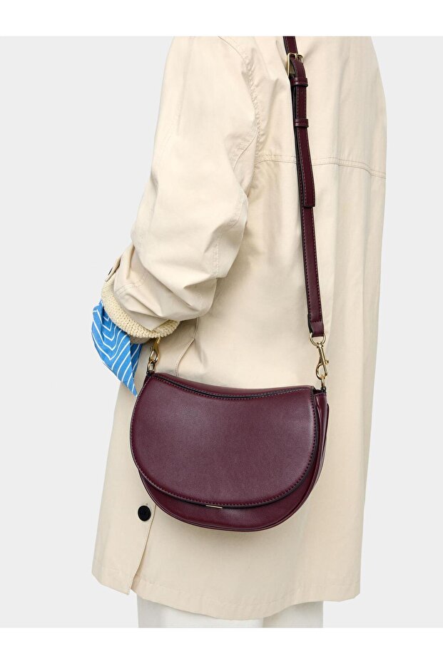 Kapaklı Oval Çapraz Çanta - 1