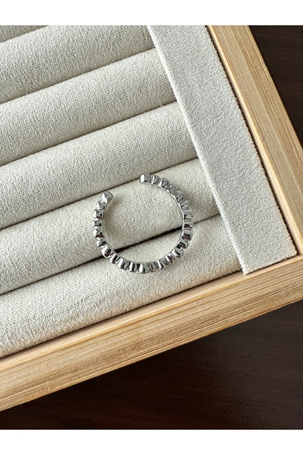 خاتم فضي اللون مرصع بالأحجار - 2