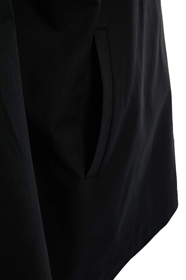 Siyah Oversize Büyük Beden Kuşaklı Kısa Trençkot TWOSS26BM00001 - 7