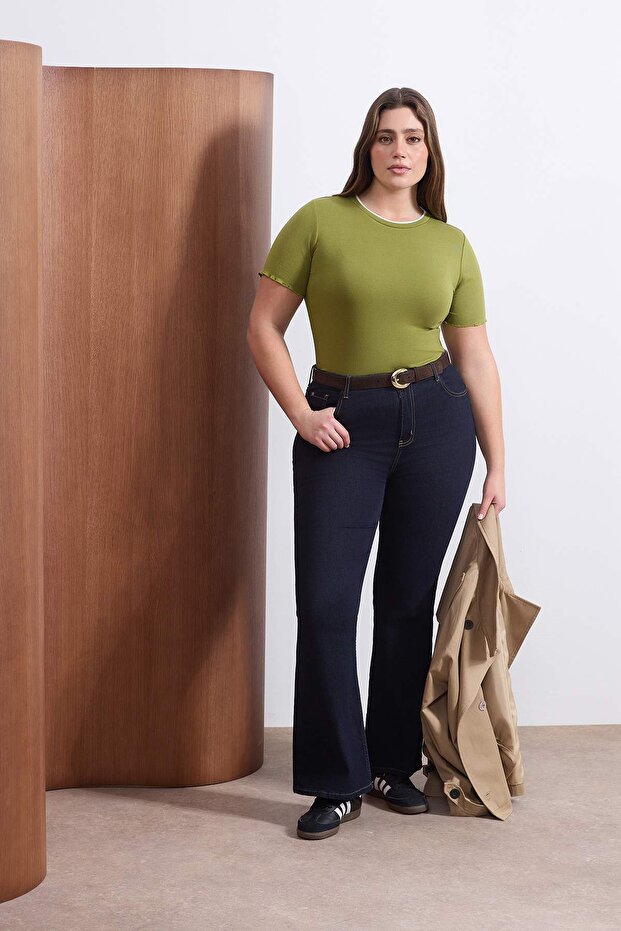 Wardrobe Essentials Yağ Yeşil Yakası Biye Detaylı Yumuşak Tuşeli Örme Bluz TBBSS26AF00025 - 1