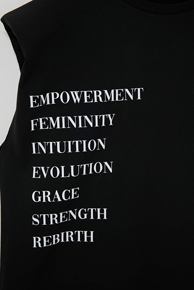 Siyah Bisiklet Yaka Vatkalı Büyük Beden Örme T-Shirt TBBSS26BF00004 - 5