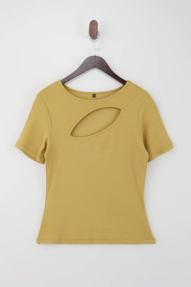 Yağ Yeşil Fitted/Vücuda Oturan Fitiili Cut-Out Detaylı Crop Örme Bluz TBBSS22AF00020 - 3