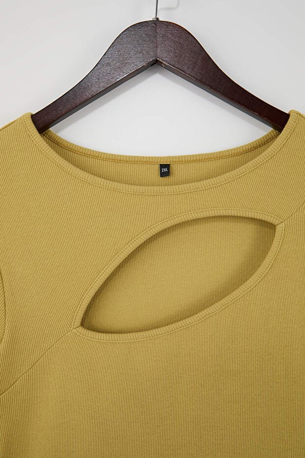 Yağ Yeşil Fitted/Vücuda Oturan Fitiili Cut-Out Detaylı Crop Örme Bluz TBBSS22AF00020 - 4