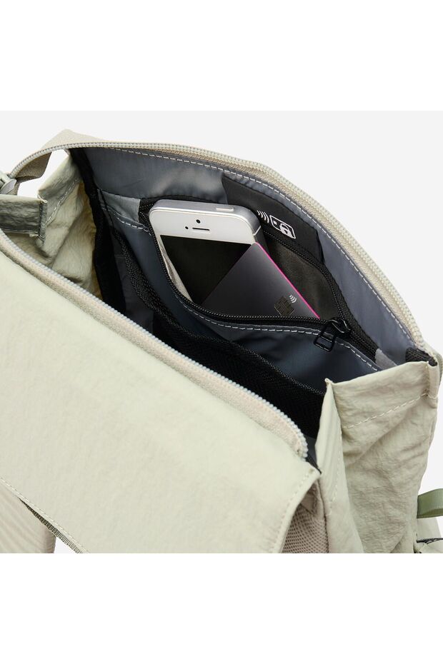 Small Backpack - Computer Compartment - 10 L - 5