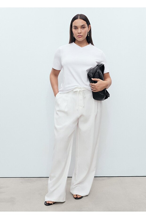 V yakalı pamuklu tişört - 7