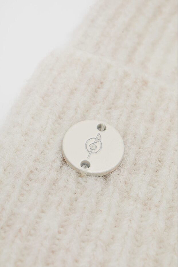 Plakalı Fitilli Bere - 3