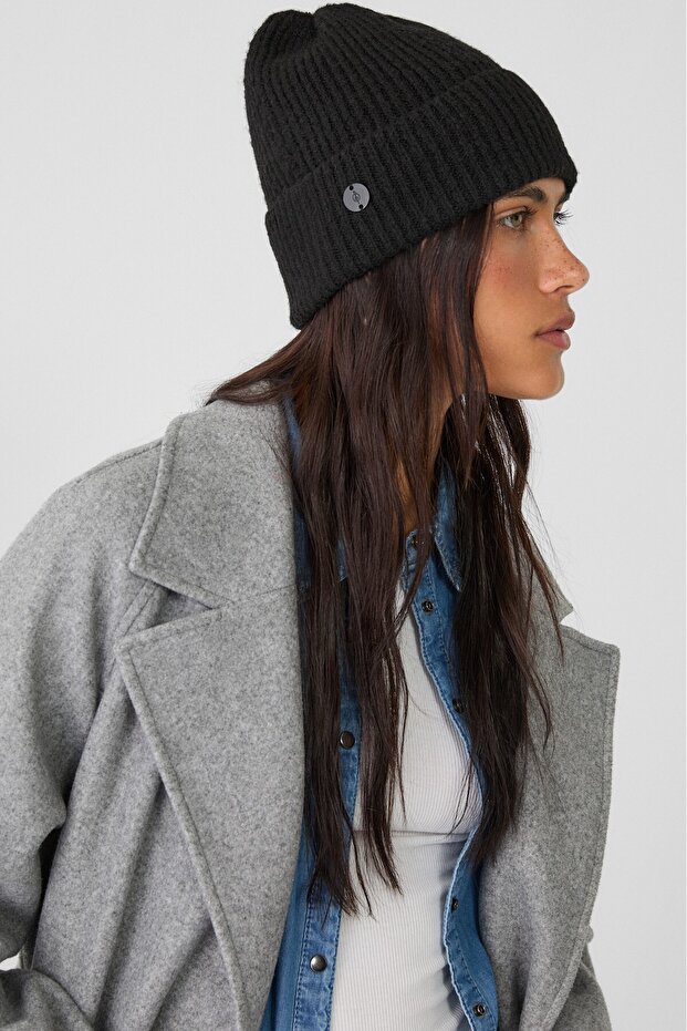 Plakalı Fitilli Bere - 4