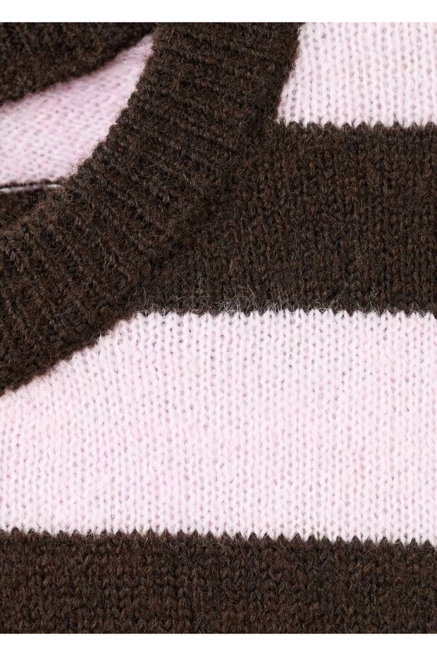 Çizgili triko kazak - 7