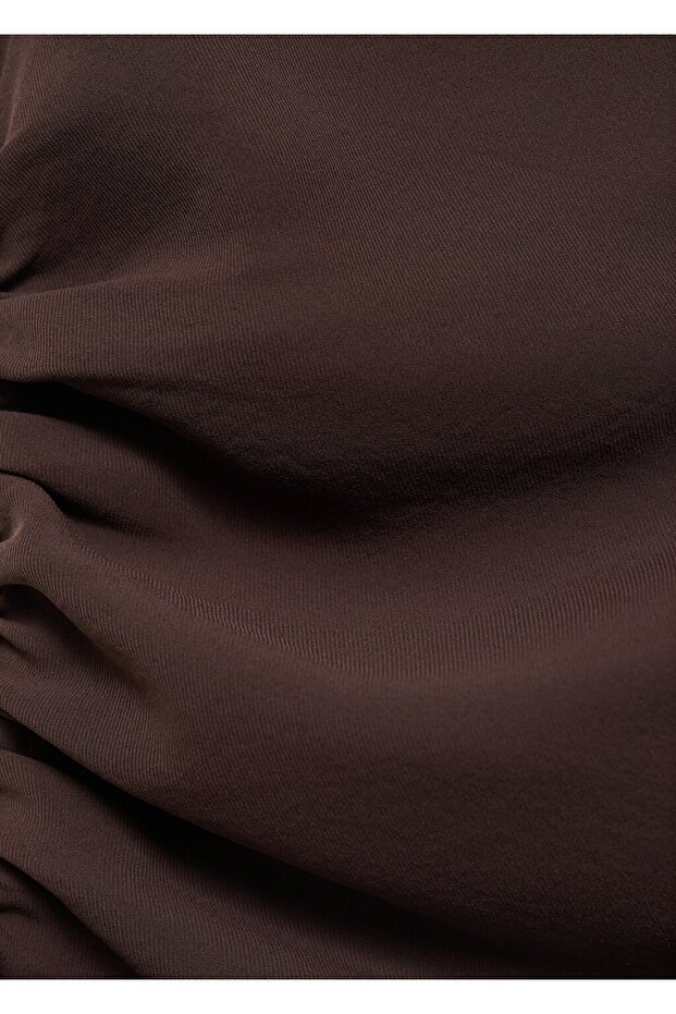 Drape yaka ve kemerli uzun tulum - 6